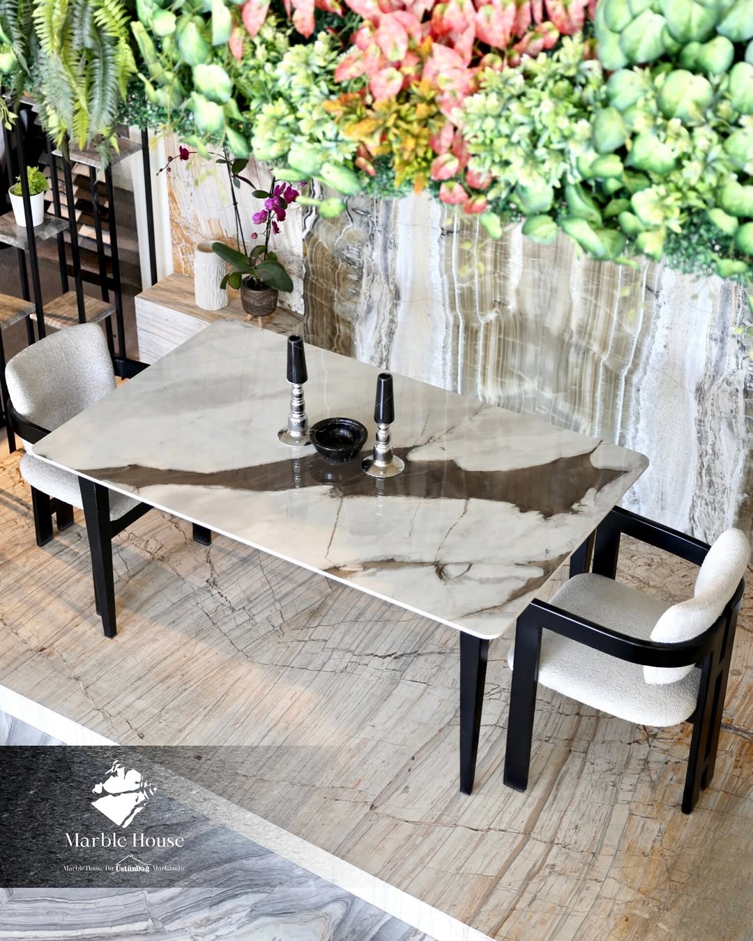 Marble House: Blending Minimalism with Luxury Design