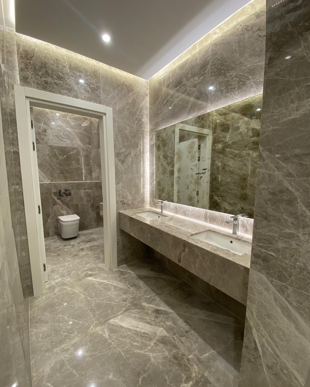 Kuwait Residence Showcases Elegant Marble Designs with Volakas and Loft Grey